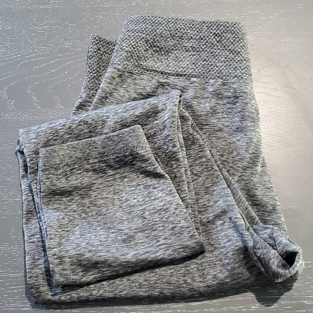 1X Motherhood Maternity Leggings